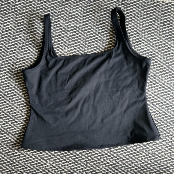 NWT SKIMS Shaping Swim Tank - Picture 3 of 7